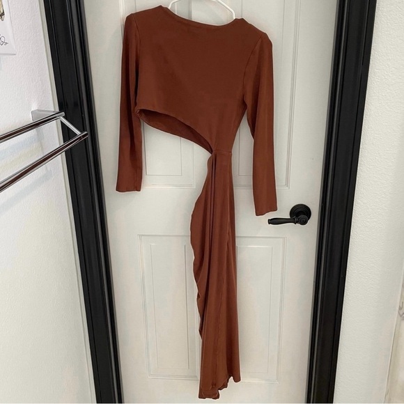 Astr the Label brown long sleeve midi dress with cut outs size small - Picture 5 of 7